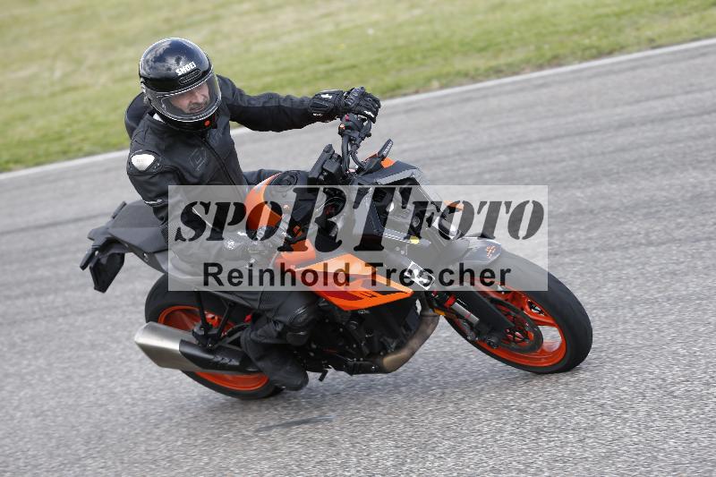 /Archiv-2025/09 22.04.2025 Cornu Master School ADR/rot-rouge/30